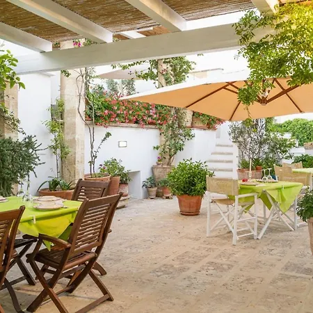 Bed & Breakfast Anticadimora Dei Pepe 3*