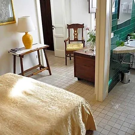 Bed & Breakfast Anticadimora Dei Pepe Salve