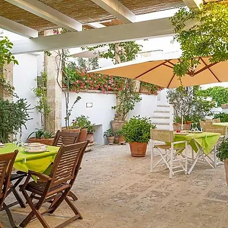Bed & Breakfast Anticadimora Dei Pepe 3*