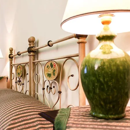 Bed & Breakfast Anticadimora Dei Pepe 3*